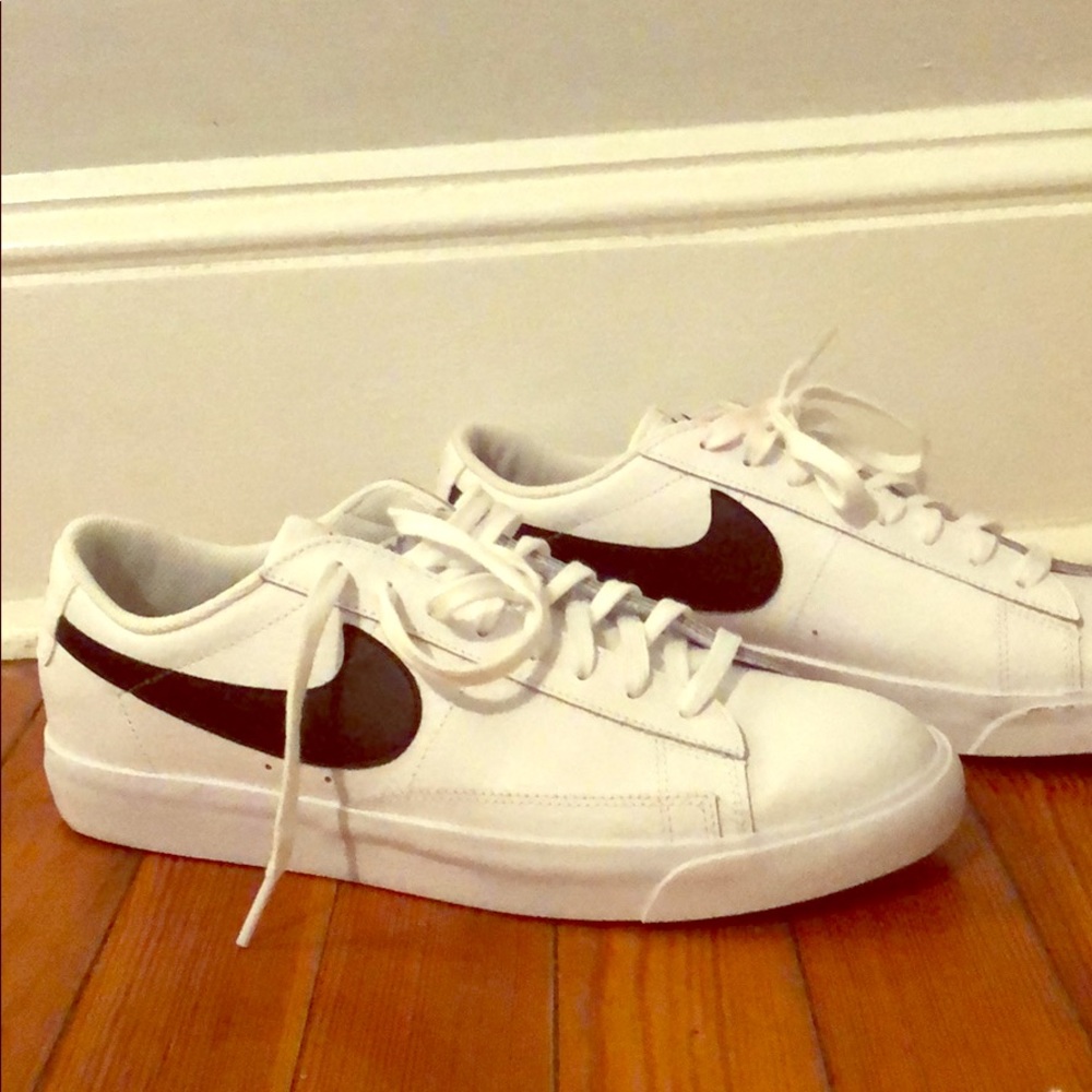 Crisp Nike Blazer low. Worn once